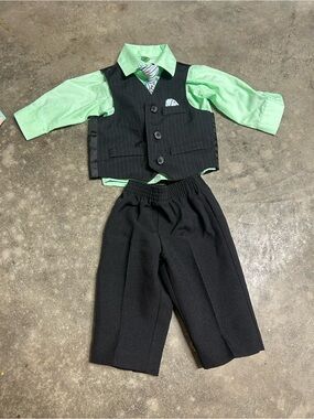 George Infant 0-3 Month Boys 4 Piece Black Dress Outfit Shirt Vest Tie Slacks